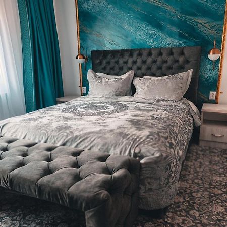 Suru Hotel & Restaurant Busteni Luaran gambar