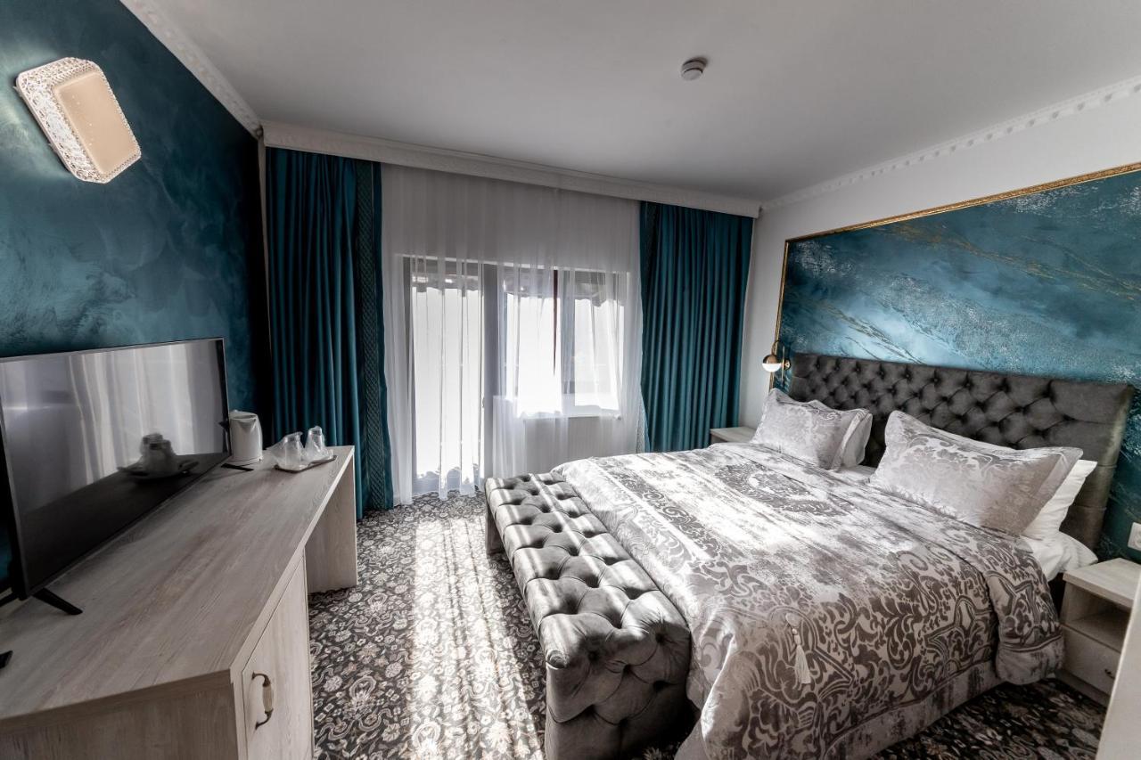 Suru Hotel & Restaurant Busteni Luaran gambar