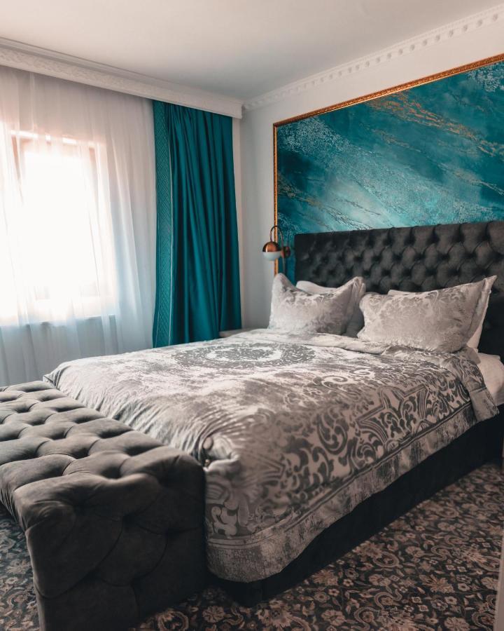 Suru Hotel & Restaurant Busteni Luaran gambar